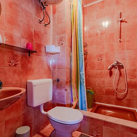Apartment Mak *